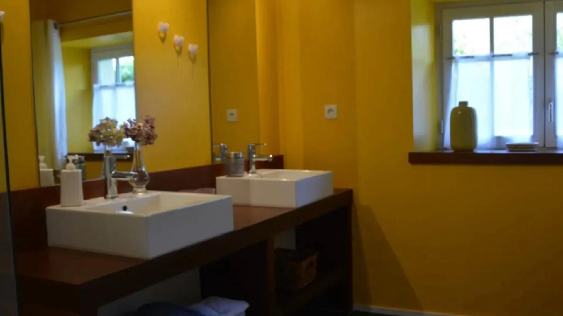 Chambres D'Hotes Avec Piscine Arzano Bed & Breakfast
